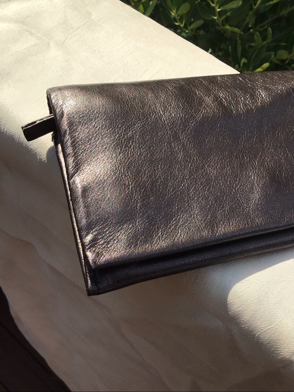 Latico Leather Eloise Wallet Handcrafted Full Grain Phone Zipper USA Brand - Picture 3 of 11